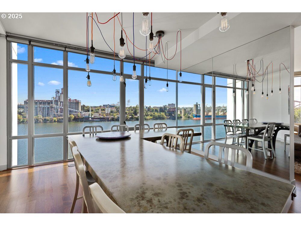 Property Photo: 1260 NW Naito Pkwy 602B OR 97209