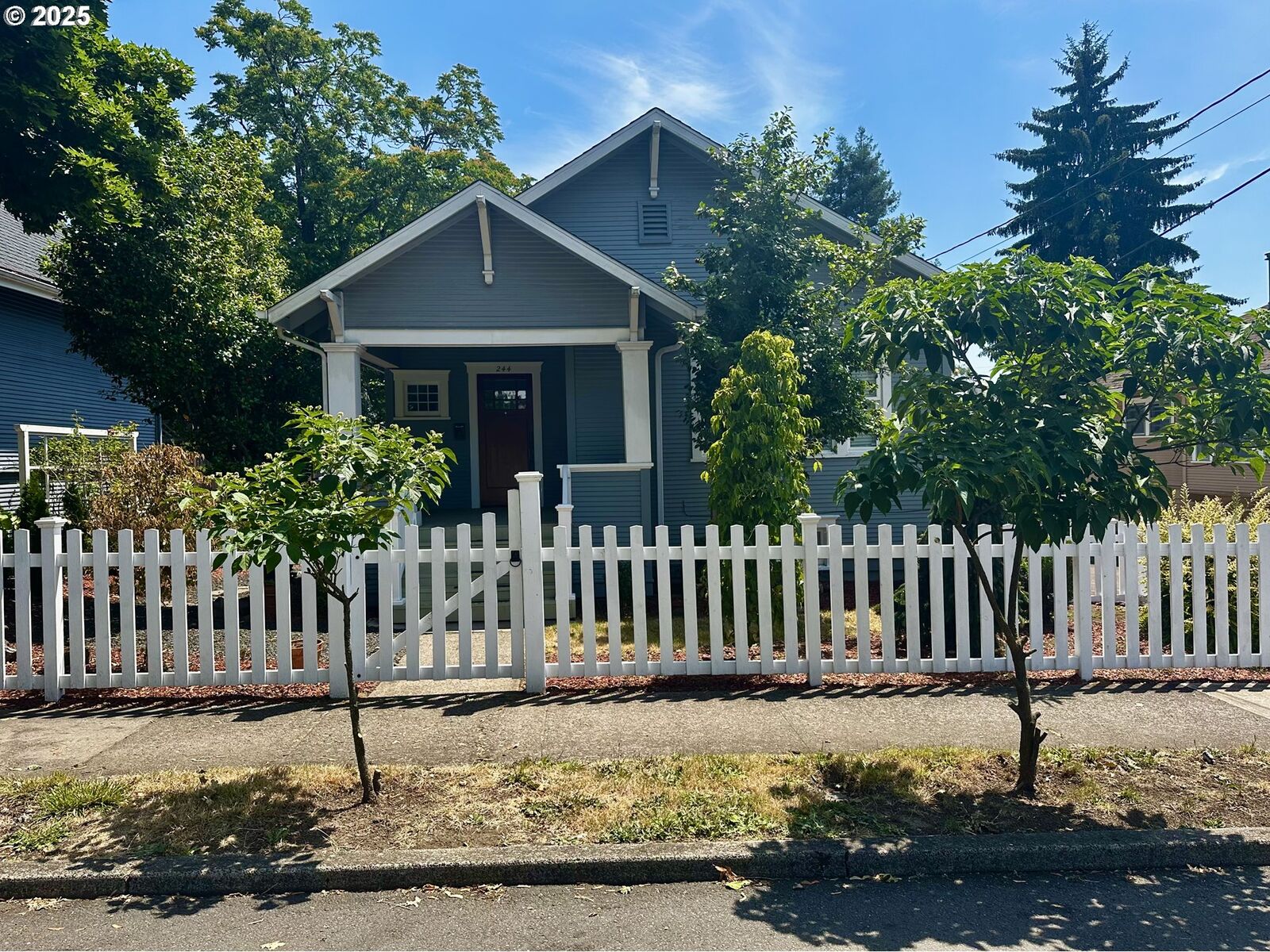 Property Photo:  244 14th St  OR 97301 