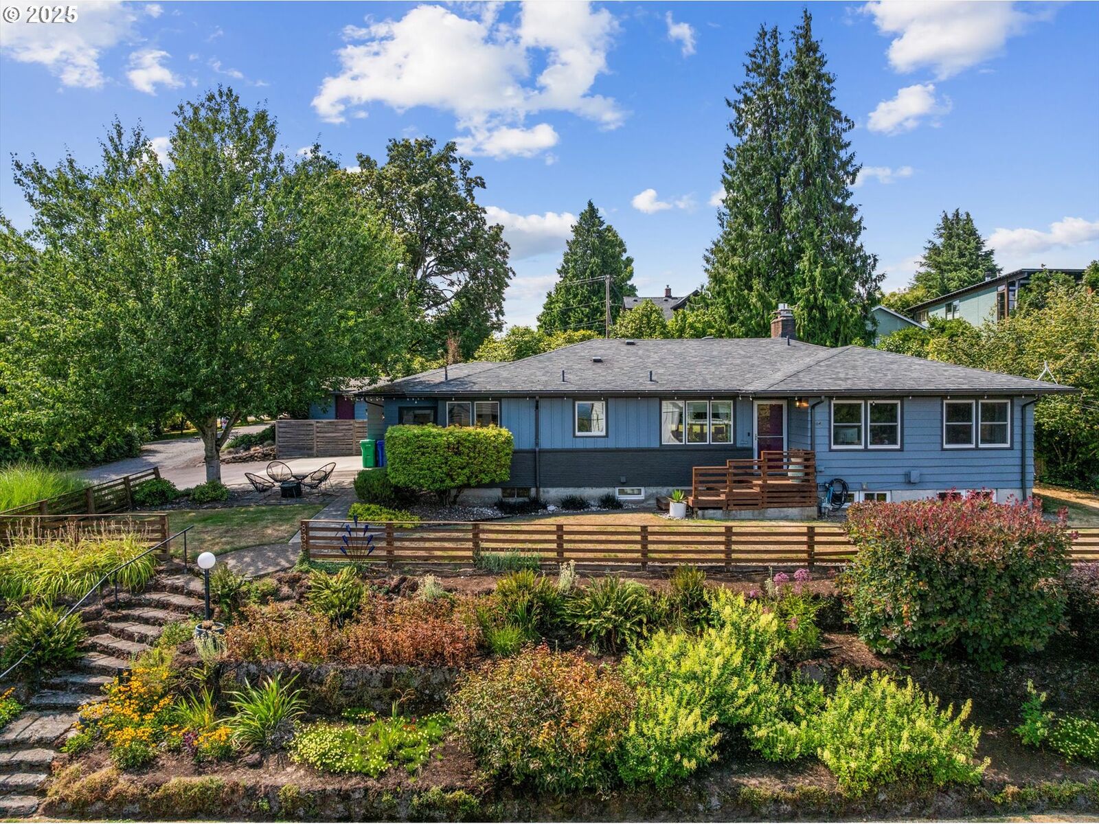 Property Photo: 8335 SW 6th Ave OR 97219