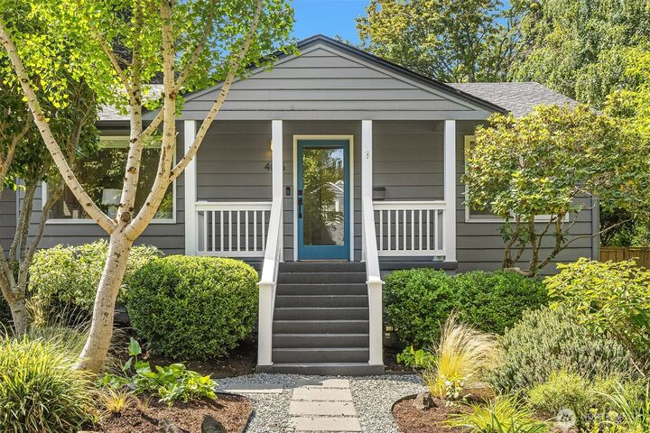 Property Photo: 4015 NE 60th Street WA 98115