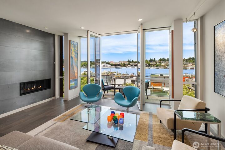 Property Photo:  2836  Fairview Avenue E  WA 98102 