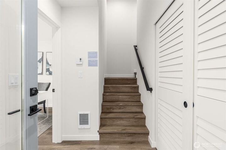 Property Photo: 1124 B 13th Avenue WA 98122