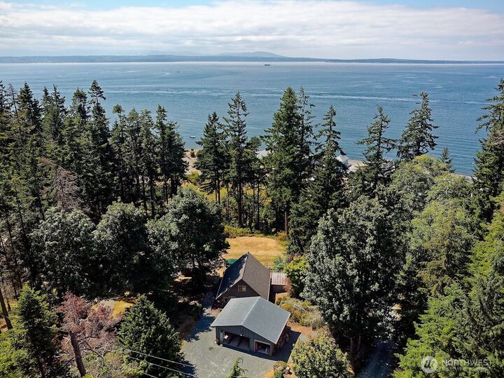 Property Photo: 6454 Admiralty Way WA 98249