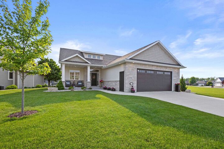 Property Photo:  878 Whisper Falls Lane  WI 54952 