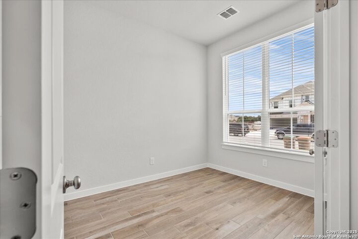 Property Photo: 1673 Couser Avenue TX 78132