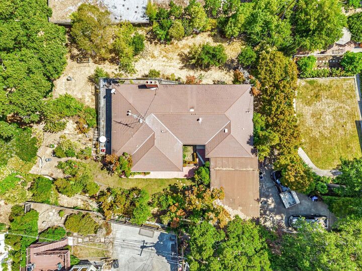 Property Photo: 674 Barneson Avenue CA 94402