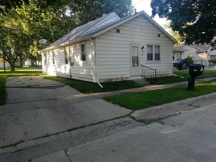 Property Photo:  1513 Keep Street  WI 53511 