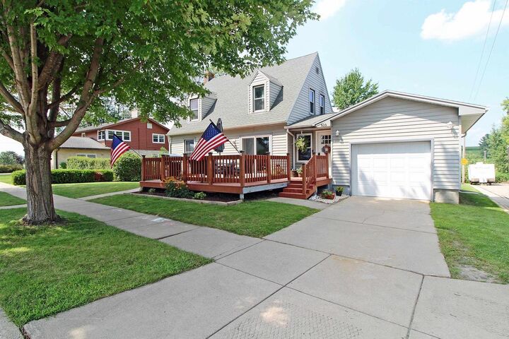 910 Willow Street  Plain WI 53577 photo