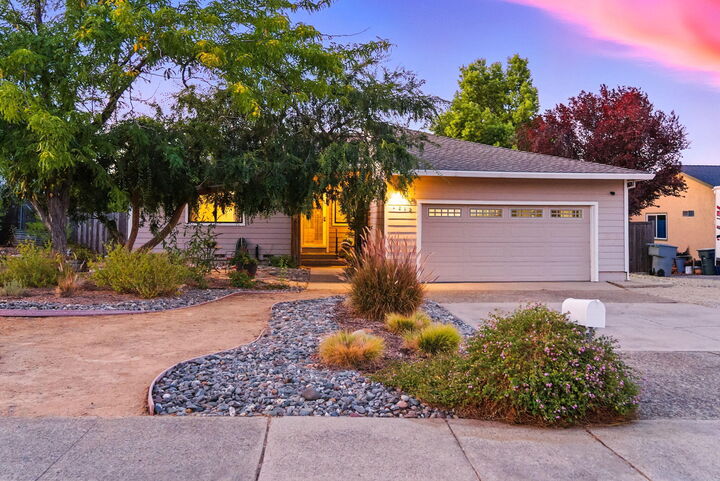 2812 Starlight Boulevard  Redding CA 96001 photo