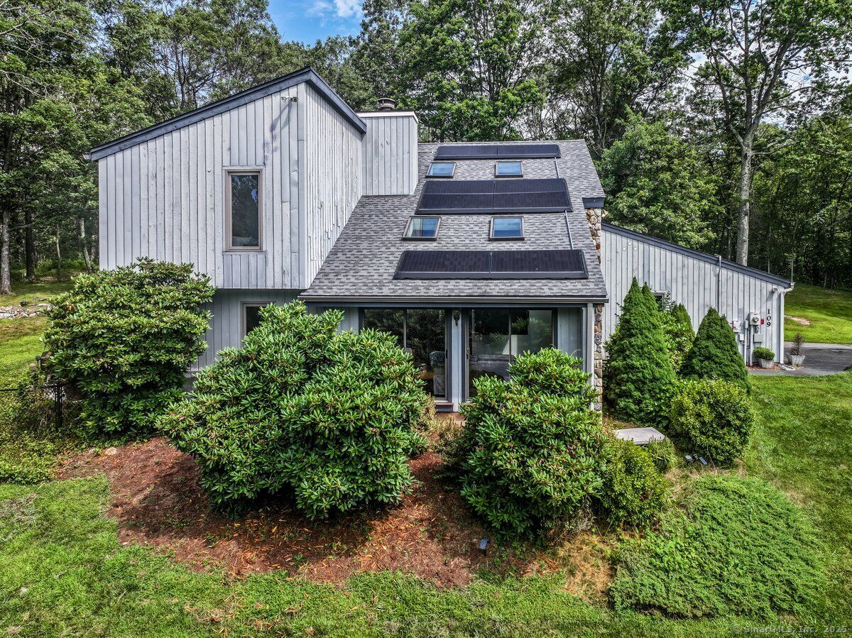 Property Photo:  109 King Street  CT 06811 
