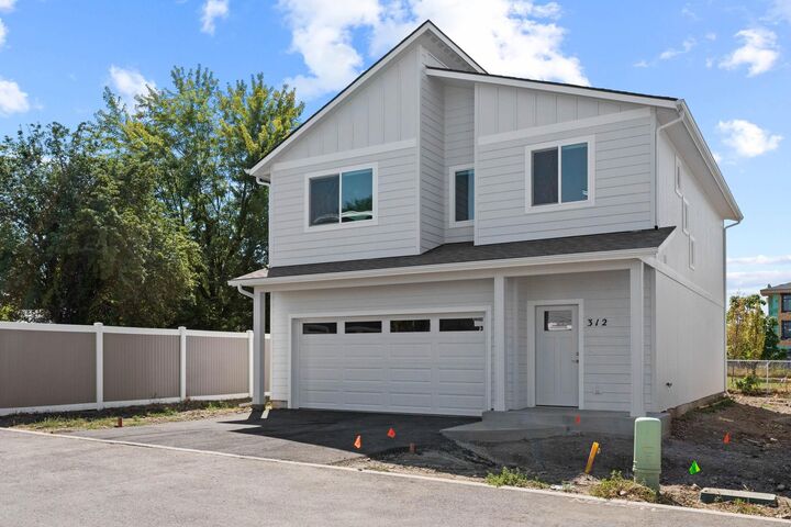 Property Photo:  312 S Woodlawn Ln  WA 99216 
