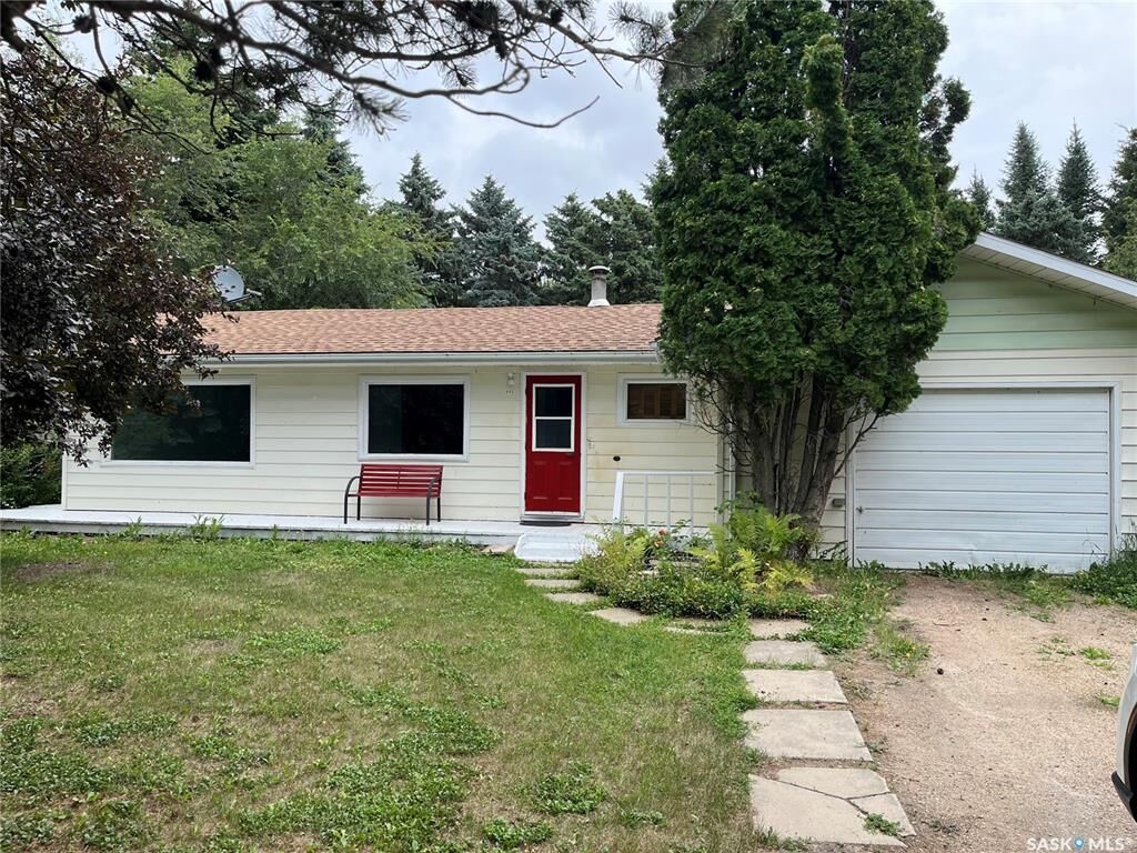 Property Photo: 443 1st Street E SK S0K 0G0