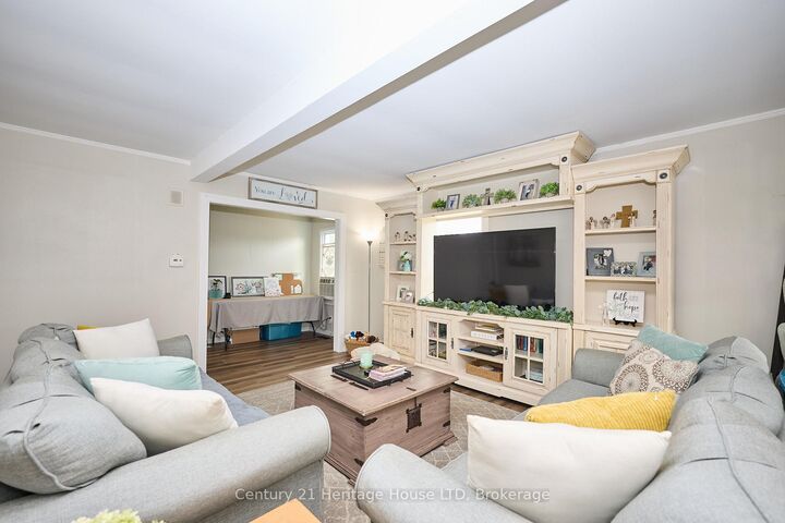 Property Photo: 349 Bassett Avenue ON L2A 4K8
