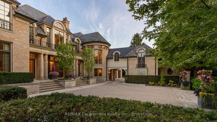 Property Photo:  2054 Lakeshore Road E  ON L6J 1M3 