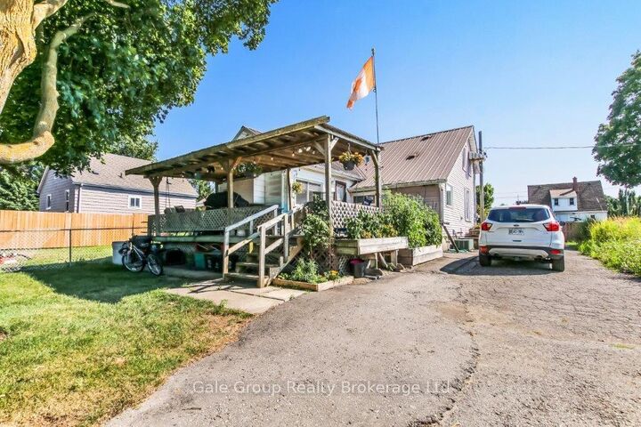 Property Photo:  35 Factory Street  ON N4S 3R8