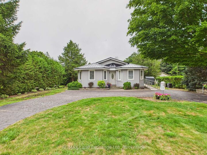 119 Seneca Street  Huron-Kinloss ON N2Z 2X3 photo