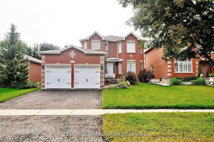 Property Photo: 482 Ferndale Drive N ON L4N 0S1