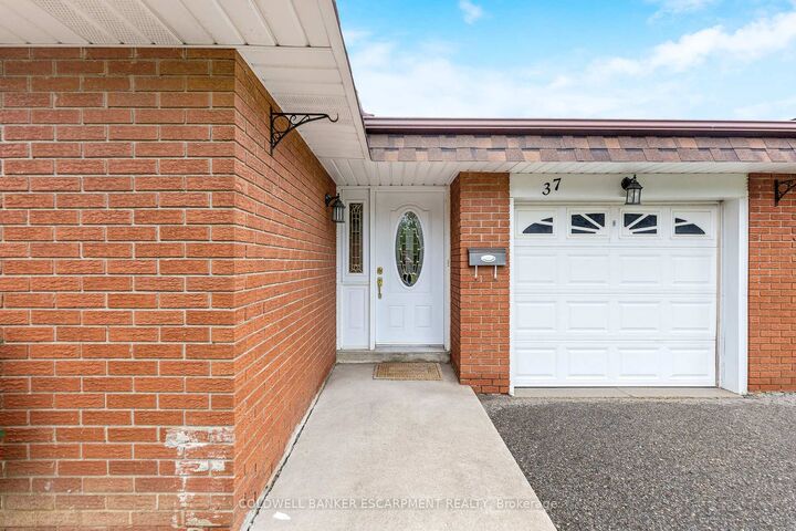 Property Photo: 37 Grassmere Crescent ON L6S 1C9