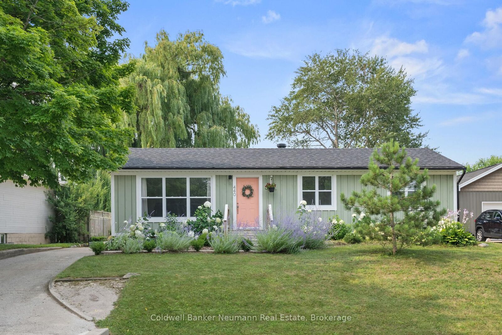 Property Photo: 440 Provincial Street ON N0H 2C1