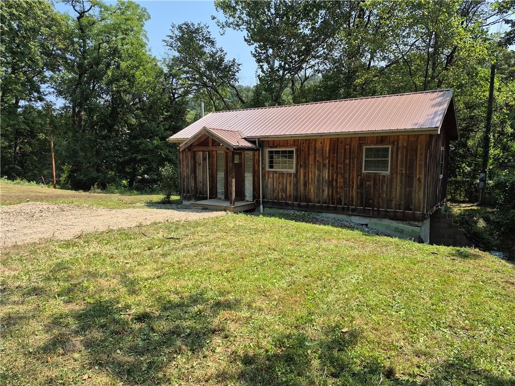 Property Photo:  7 McGovern Blvd  PA 15046 