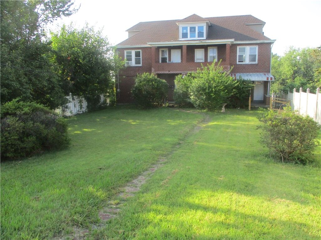 Property Photo:  1133 Maryland Ave  PA 15110 