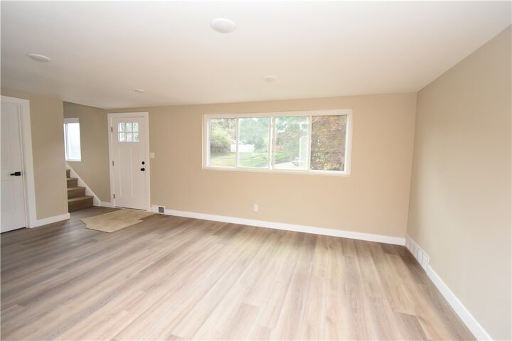 Property Photo: 5135 S Passage Dr PA 15236