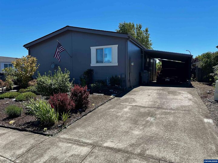 Property Photo:  1284 N 19th St 98  OR 97370 