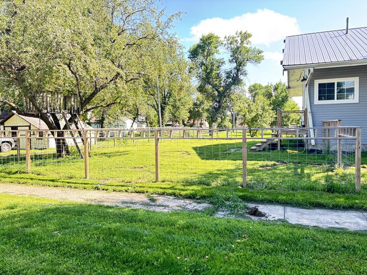 Property Photo:  220 4th St  SD 57451 