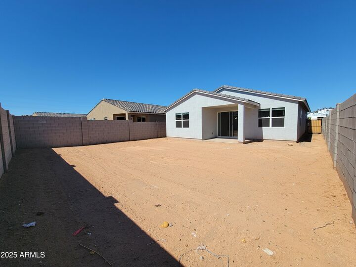 Property Photo: 2439 E Fortana Drive AZ 85143