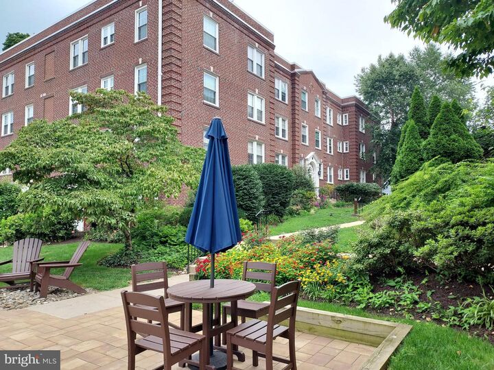 Property Photo:  104 Woodside Road C-302  PA 19041 
