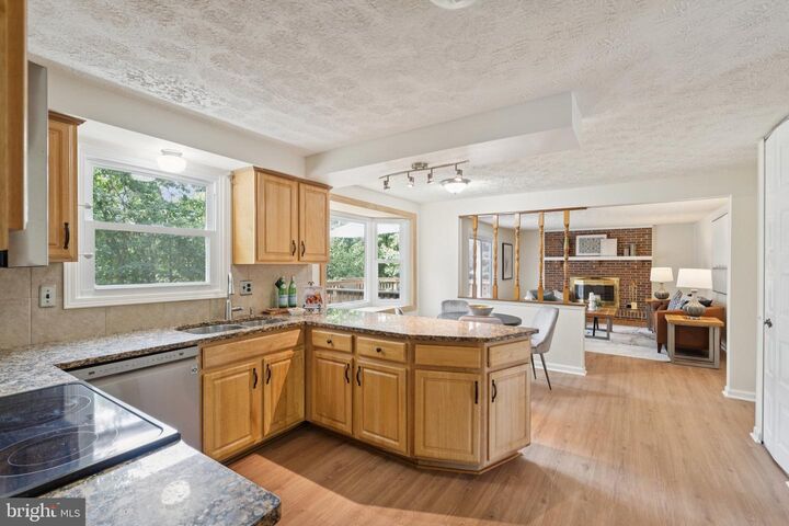 Property Photo: 112 Buckeye Court VA 20164