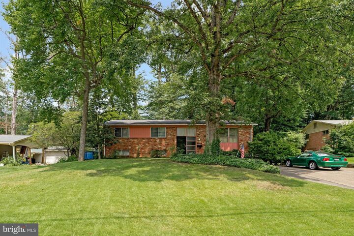 Property Photo: 8714 Cromwell Drive VA 22151