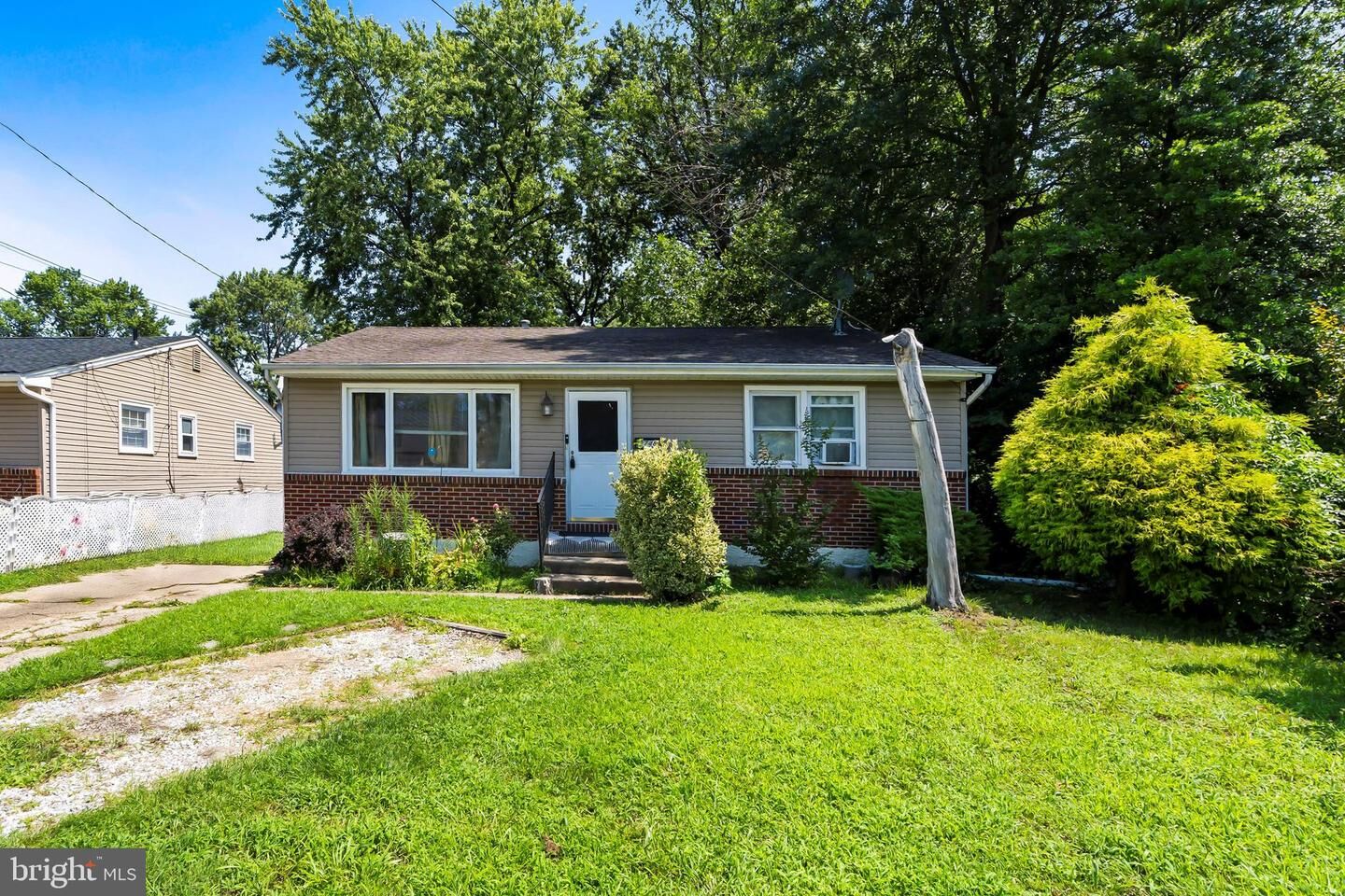 Property Photo:  2748 Union Avenue  NJ 08109 