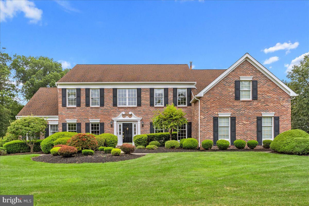 Property Photo:  6 Newport Drive  NJ 08550 
