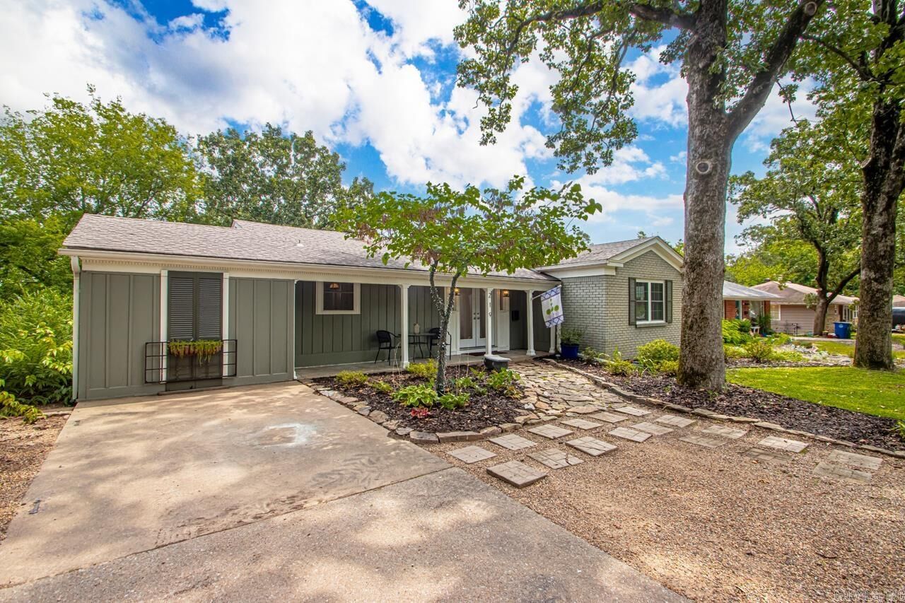 Property Photo:  219 Goshen Ave.  AR 72116-8921 