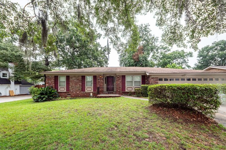 Property Photo: 1047 Yeamans Hall Road SC 29410