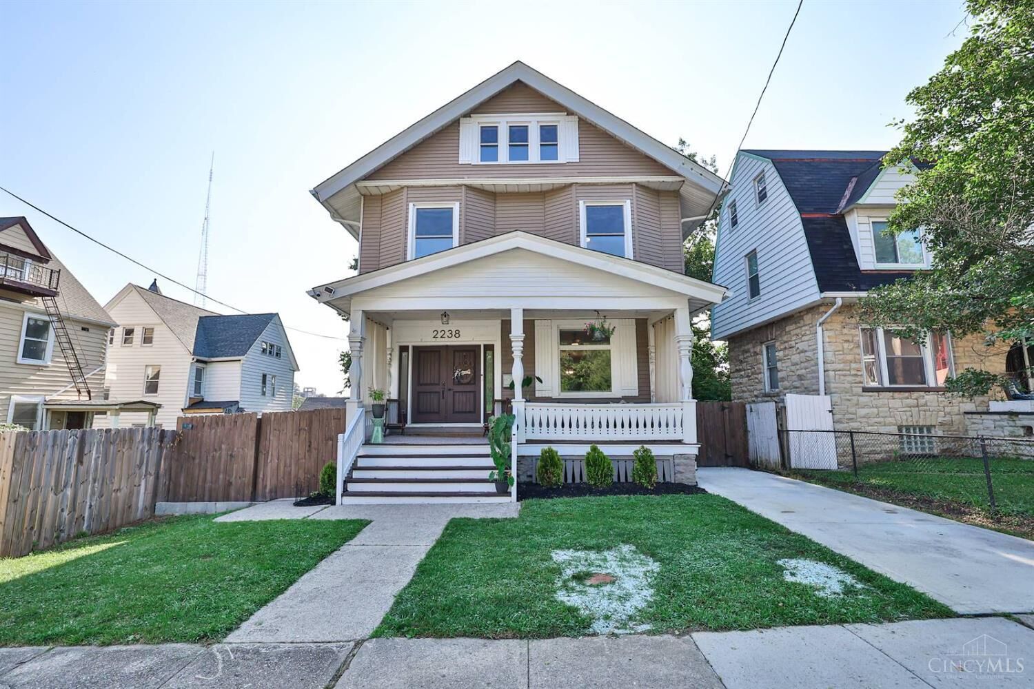 Property Photo:  2238 Maplewood Avenue  OH 45219 