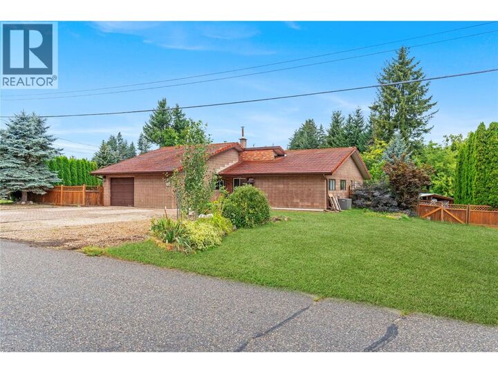 3111 5 Avenue Southeast  Salmon Arm BC V1E 2B8 photo