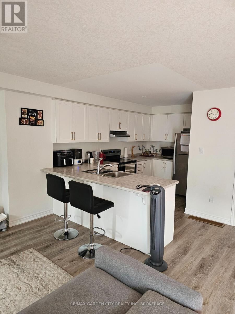 Property Photo:  62 Dryden Lane  ON L8H 1L9 