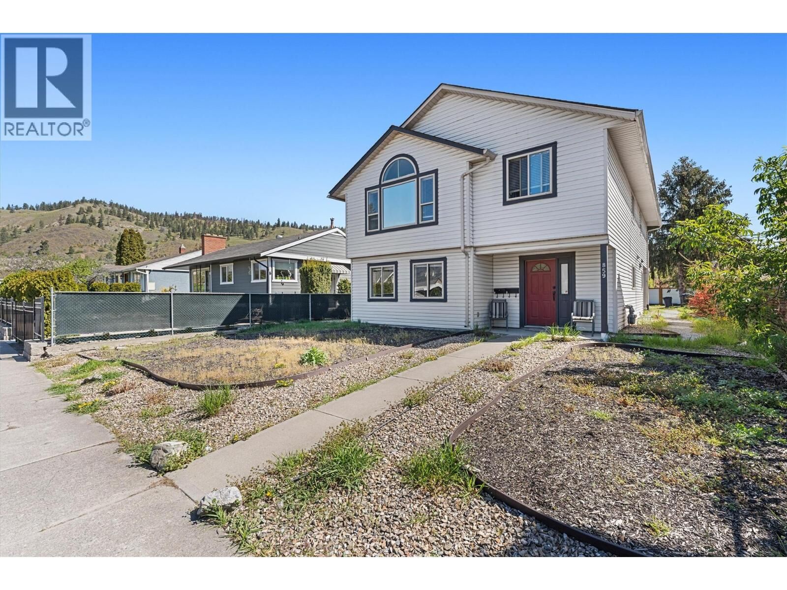 Property Photo:  859 Richter Street  BC V1Y 2J9 