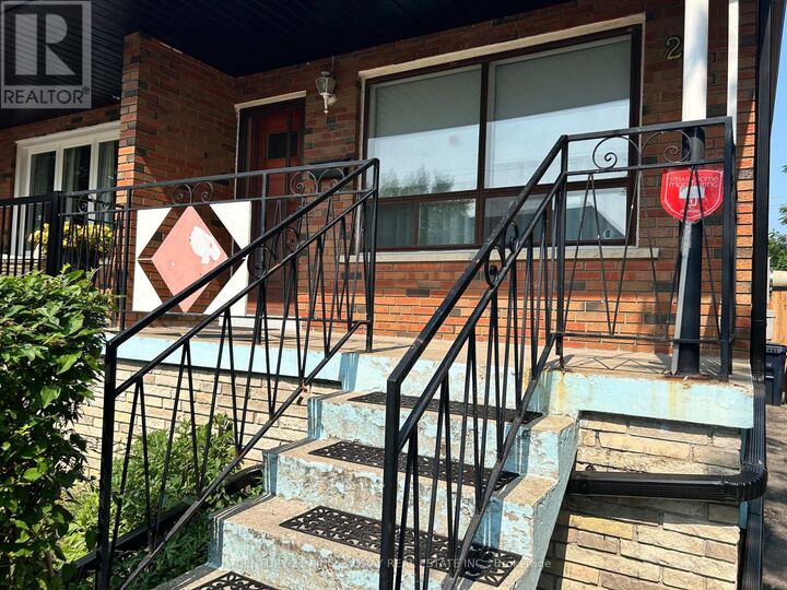 Property Photo:  23 North Woodrow Boulevard  ON M1K 1W2 
