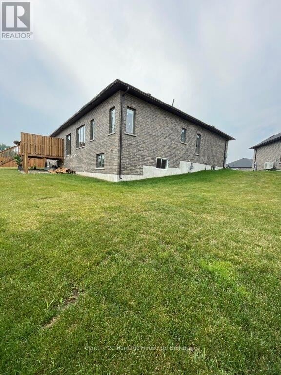 Property Photo:  46 Matheson Crescent  ON N0J 1M0 