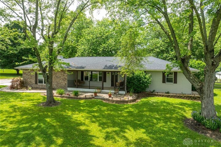 Property Photo: 6189 Lesourdsville West Chester Road OH 45011