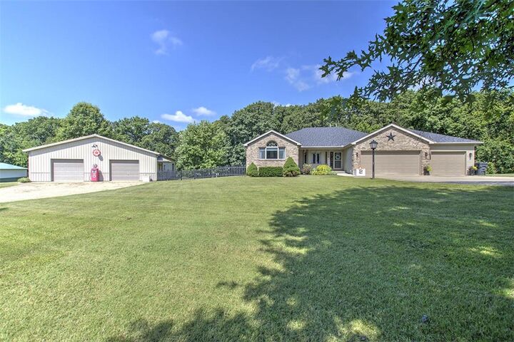 4265 Briar Lane  Decatur IL 62521 photo
