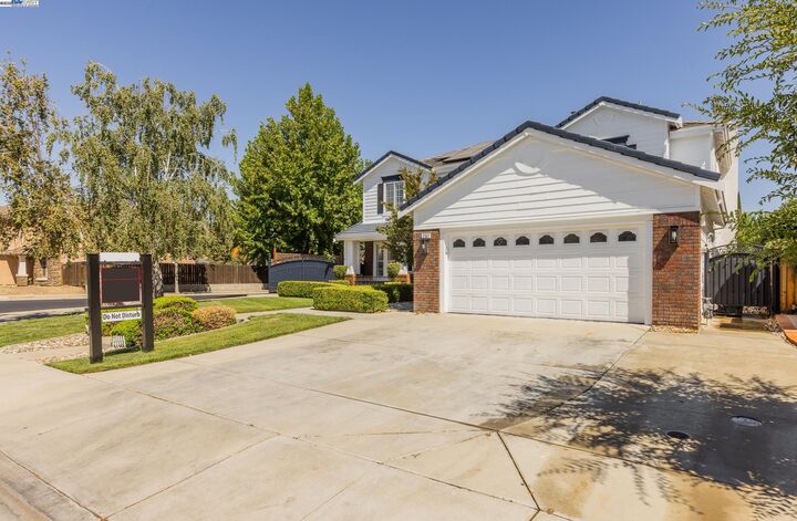 Property Photo: 261 Kelley Mist Ct CA 95377