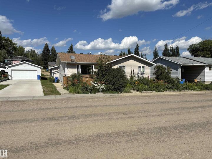 Property Photo: 4824 49 Avenue AB T0E 2A0