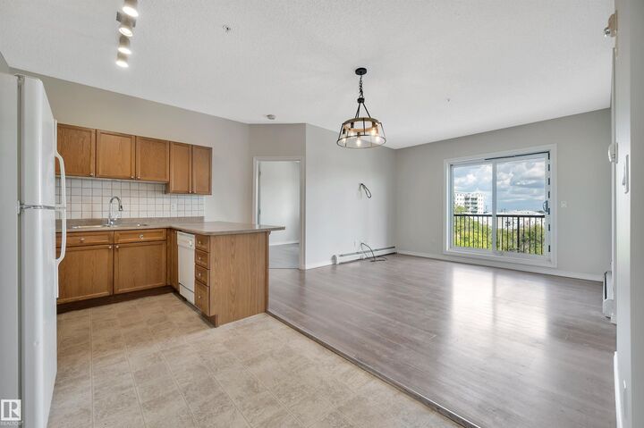 Property Photo: 10118 95 Street NW 308 AB T5H 4R6