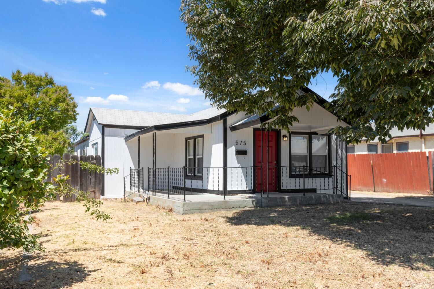Property Photo:  575 S 8th Street  CA 93630 