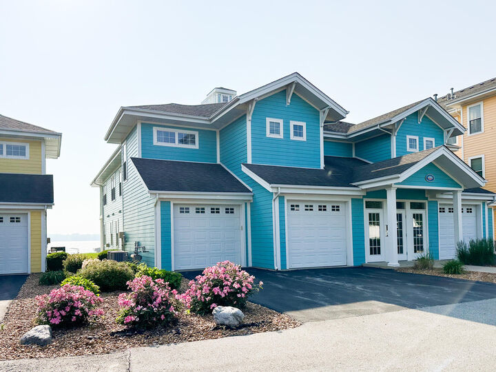 Property Photo:  13304 E Lakeshore Drive 202  IN 46303 