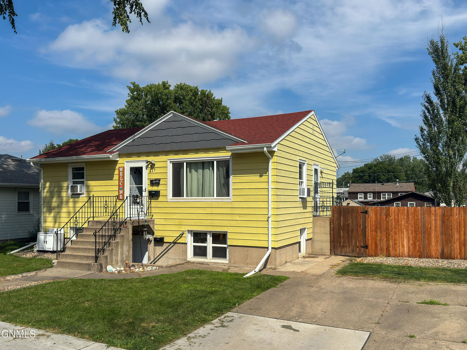 Property Photo:  617 N 22nd Street  ND 58501 
